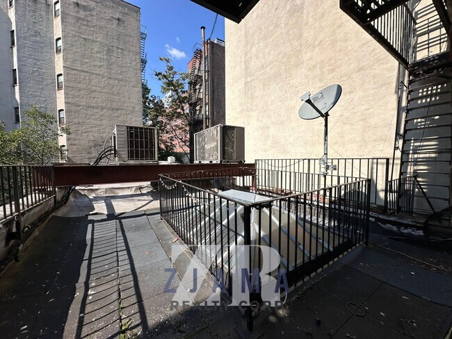 Foto del edificio - 222 Avenue B