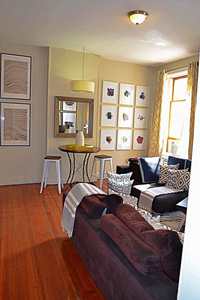 Building Photo - 435 Hanover St