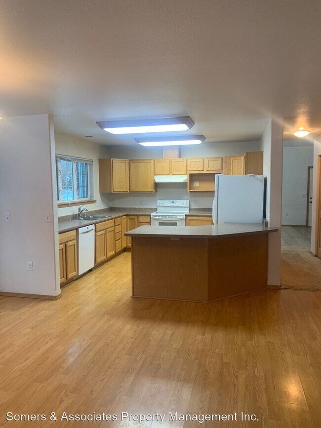 Building Photo - 3 br, 2.5 bath House - 1105 Rangeview Dr