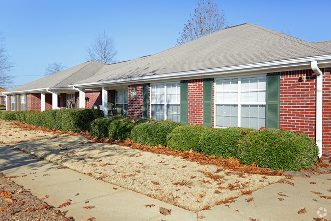 Foto del edificio - Court Manor Apartments