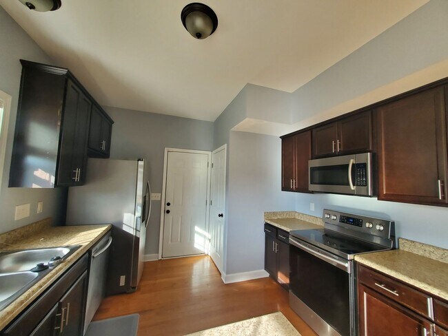 Foto del edificio - 459 Carolina Oaks Cir