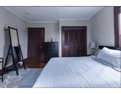 Building Photo - 74 Franklin St