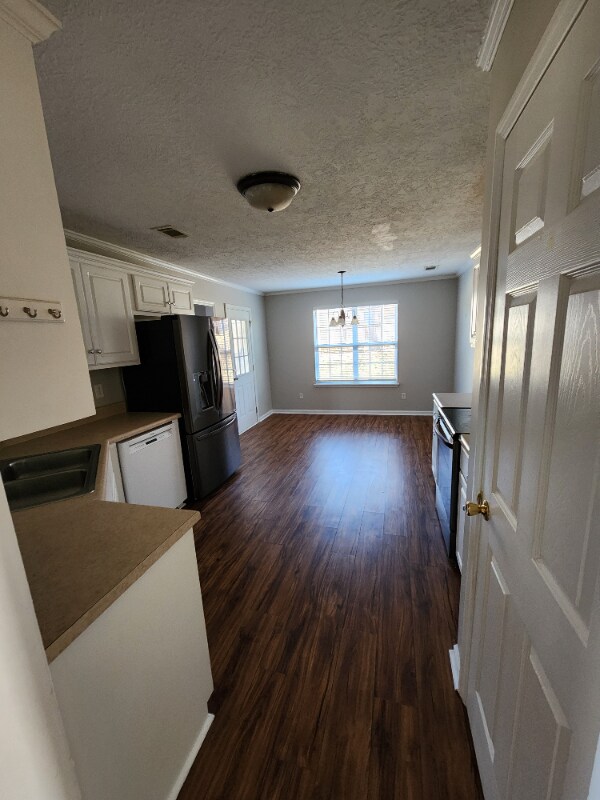 Building Photo - 713 Cannock Loop