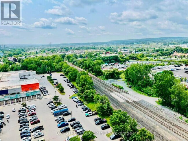 Building Photo - 2081 Fairview St