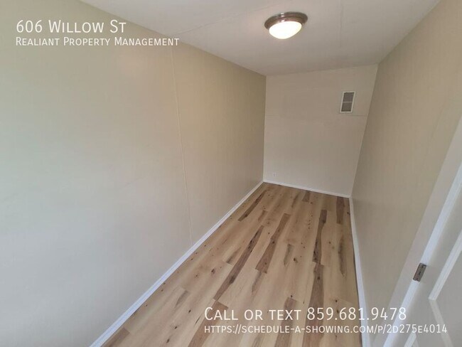 Building Photo - 606 Willow St