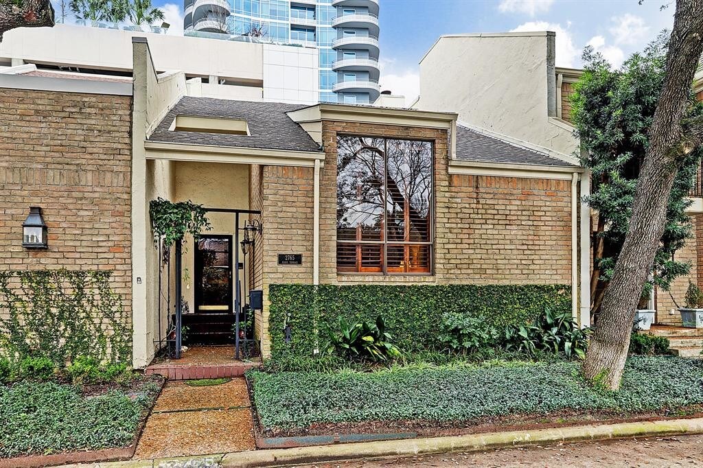 Foto principal - 2765 Essex Terrace