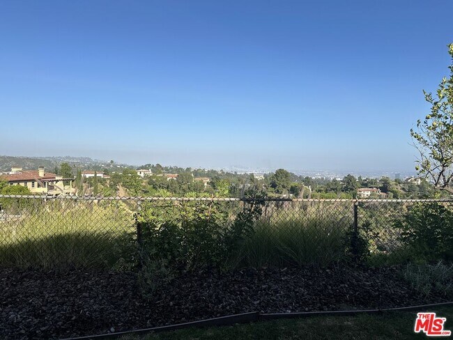 Foto del edificio - 1212 Roberto Ln