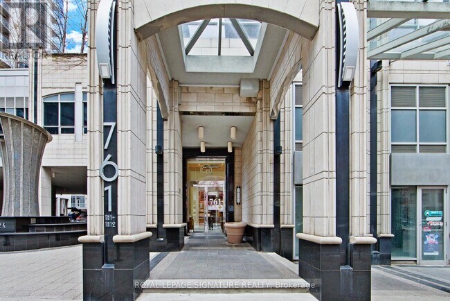 Building Photo - 761 Bay St.