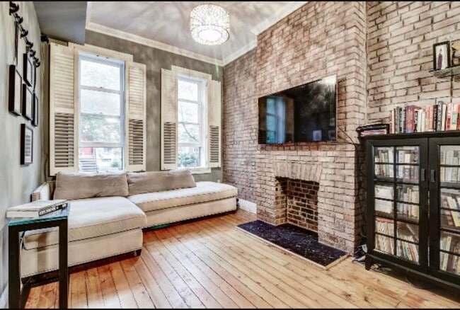 Building Photo - 231 3rd St