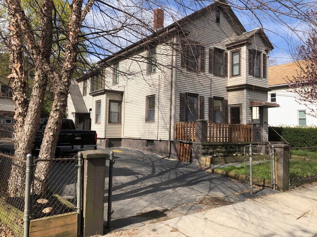 Building Photo - 6 Auburn Ave