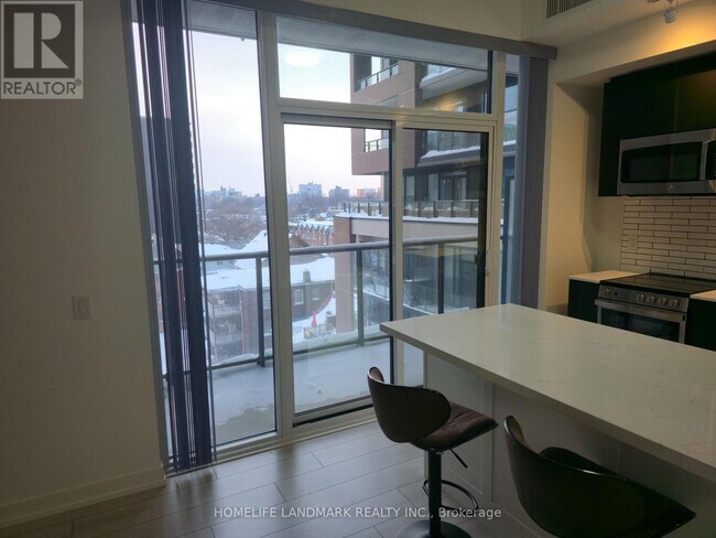 Photo du bâtiment - 270 Dufferin St