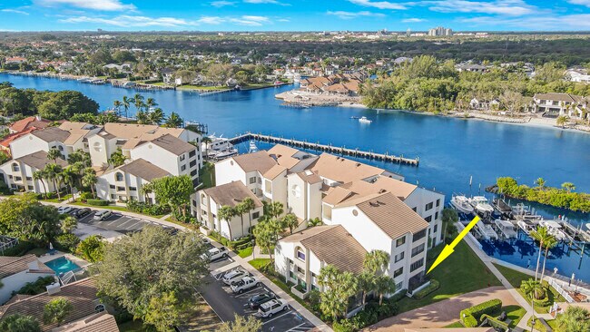 Building Photo - 817 Oak Harbour Dr