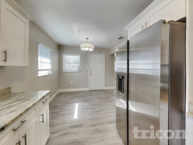 Building Photo - 8307 N Elmer St