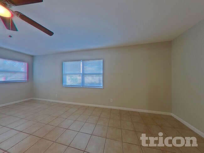 Foto del edificio - 1337 Hamlin Dr