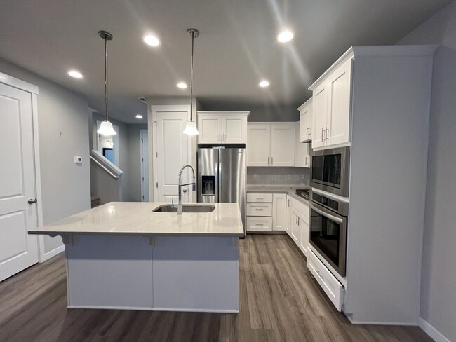 Building Photo - Stylish Comfort & Smart Design in the Hear...