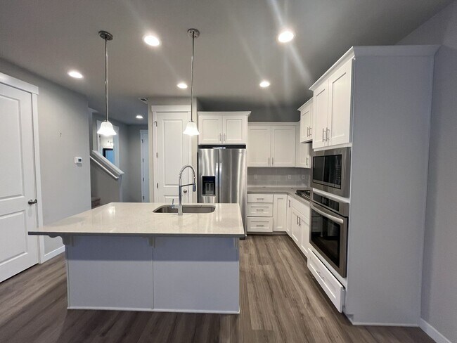 Foto del edificio - Stylish Comfort & Smart Design in the Hear...