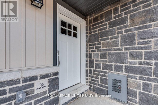 Building Photo - 83 Whitcomb Cres