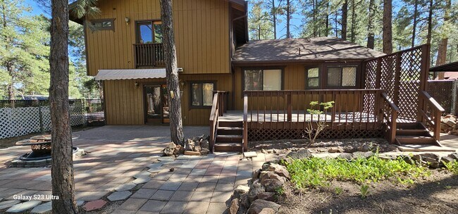 Building Photo - 2546 Mesa Trail
