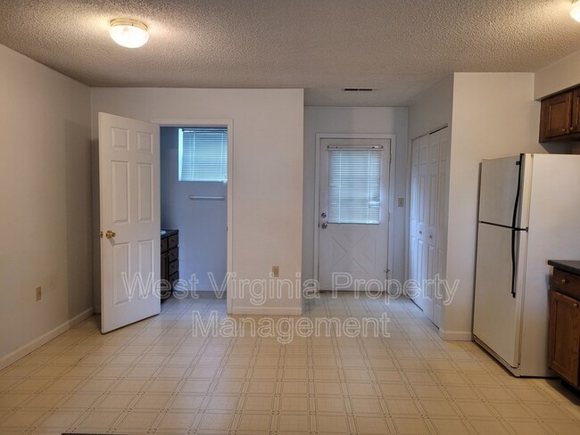 Foto del edificio - 3751 Summerlee Rd
