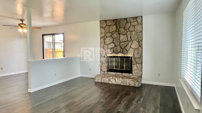 Building Photo - 6951 W 87th Way