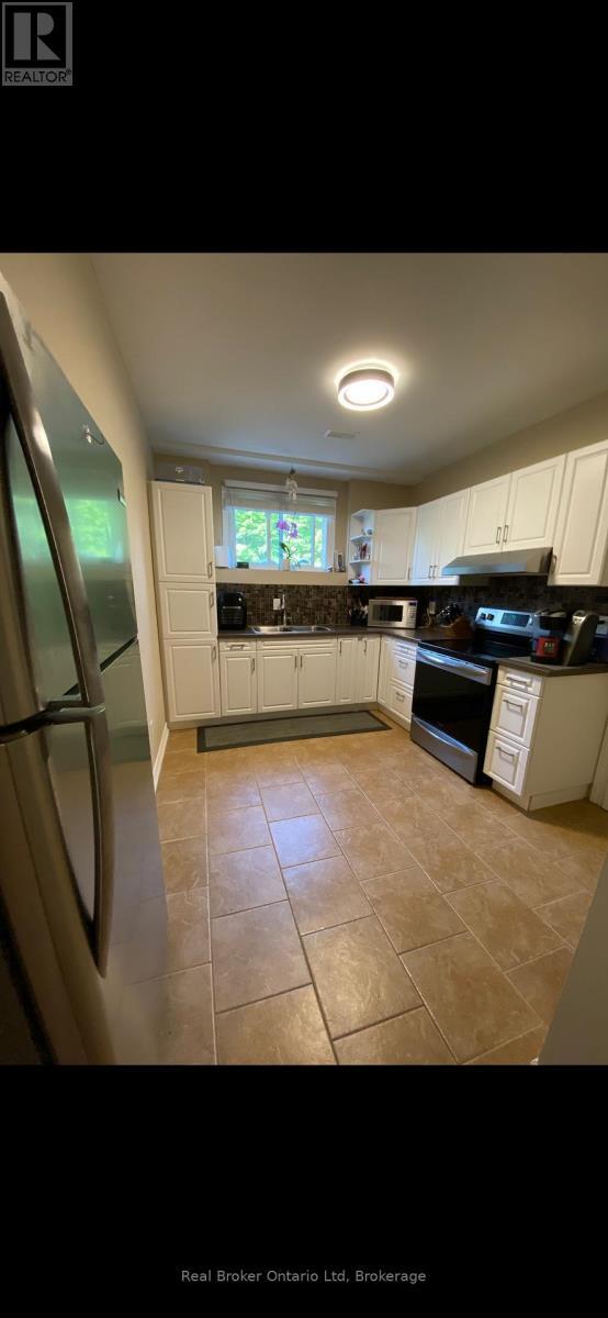 Building Photo - 1819 Old Second Rd S