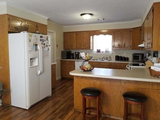 Foto del edificio - 3521 Hilltop Dr