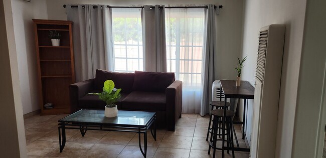 Foto del edificio - 2717 Orchard Ave