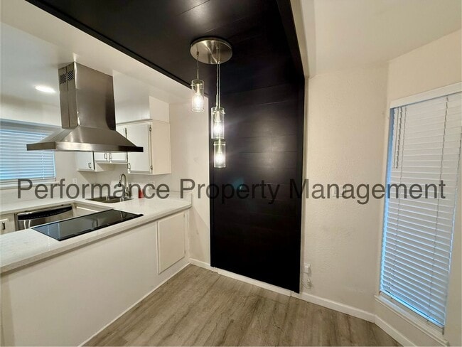 Building Photo - Cute 1 Bed/1 Bath Condo in SW Bakersfield w/ RBP & $0 Deposit Option