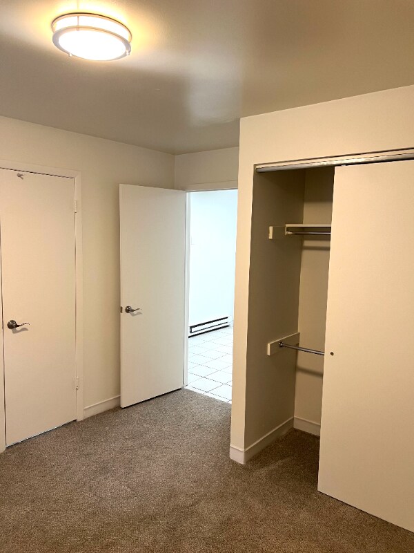 Building Photo - 726 S 900 E