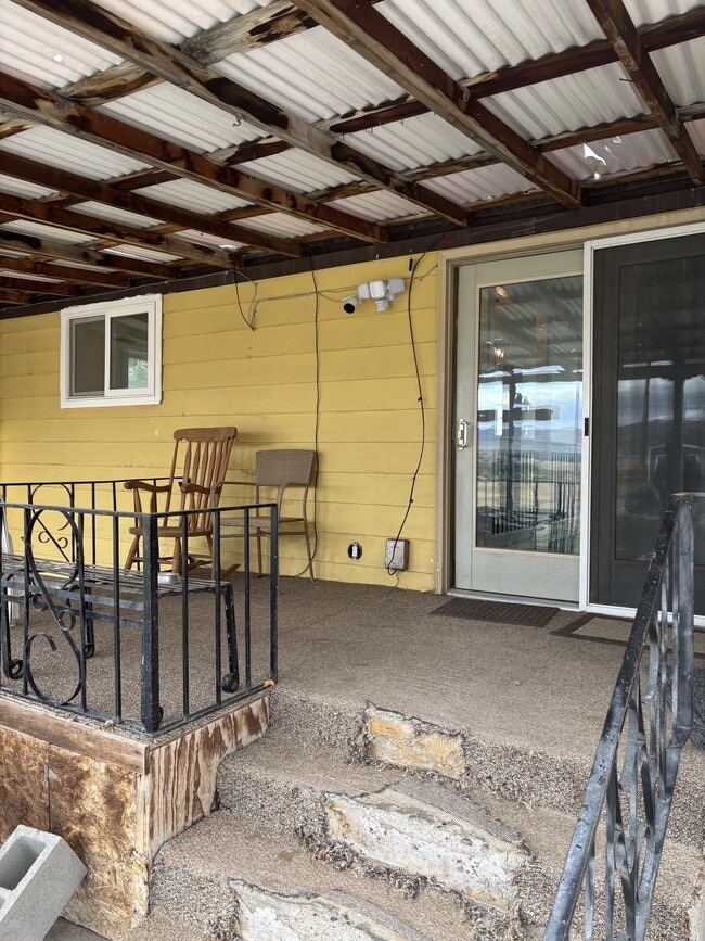 Building Photo - 901 E 800 N