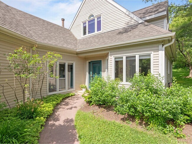 Foto del edificio - 133 Covington Ln