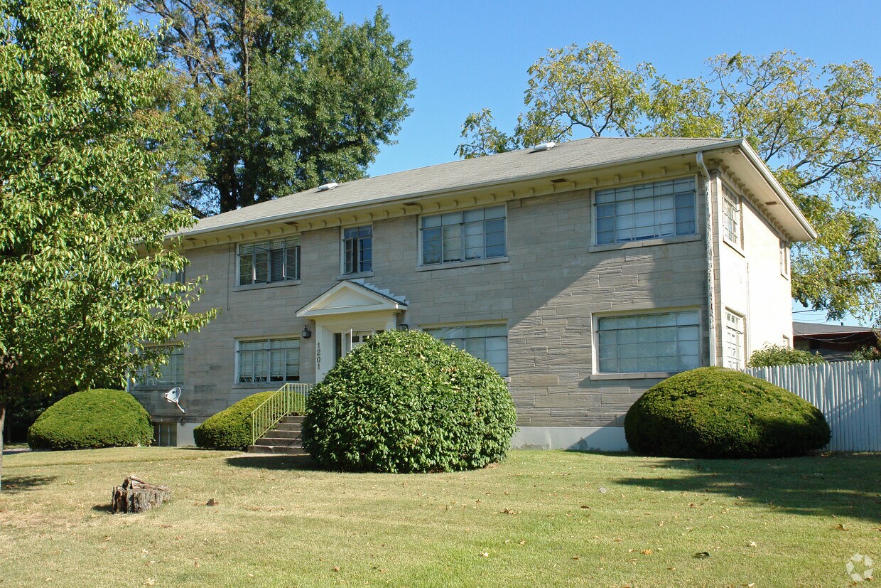 Primary Photo - 1201 Cooper Dr
