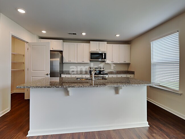 Building Photo - 7 Gardenia Dr