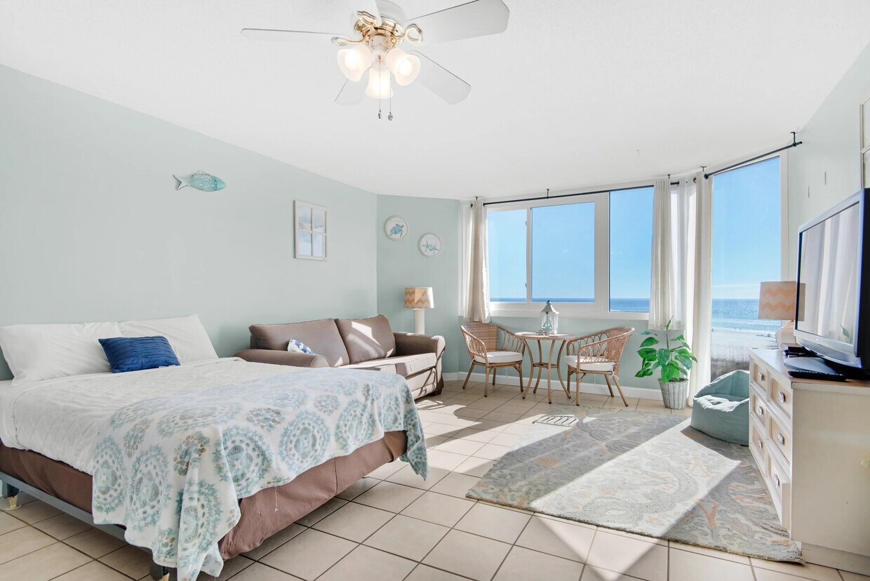 8817 Thomas Dr Unit 323, Panama City Beach, FL 32408 Condo for Rent