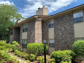 Building Photo - 404 75th Ave N