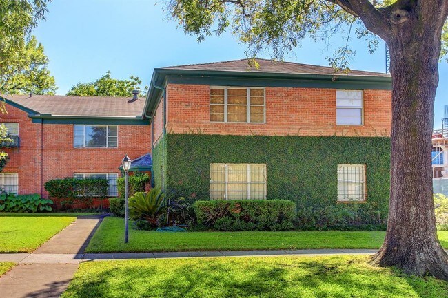 Foto del edificio - 3823 Wickersham Ln