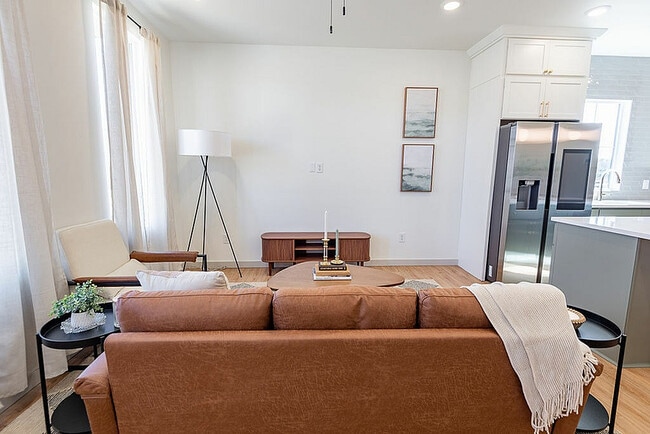 A1 Bennett Living Room-2 - Owen Silos