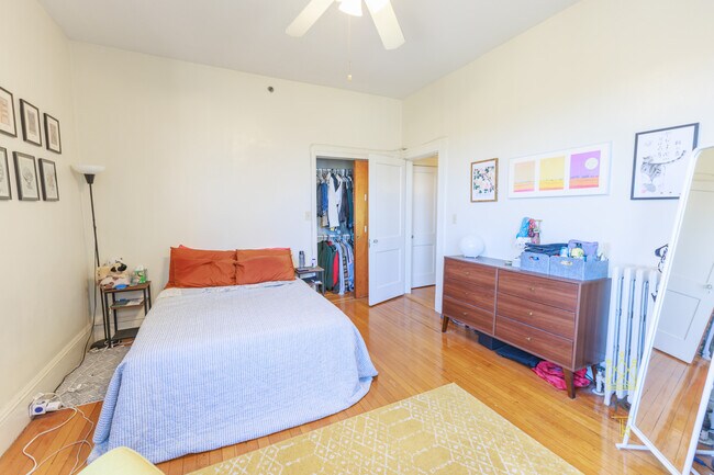 Foto del edificio - 1477 Beacon St