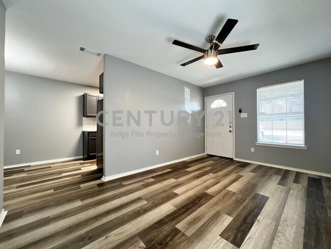Foto del edificio - Spacious 3/2 Duplex in Fort Worth Ready fo...