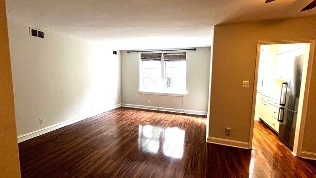 Building Photo - 24 S Old Glebe Rd