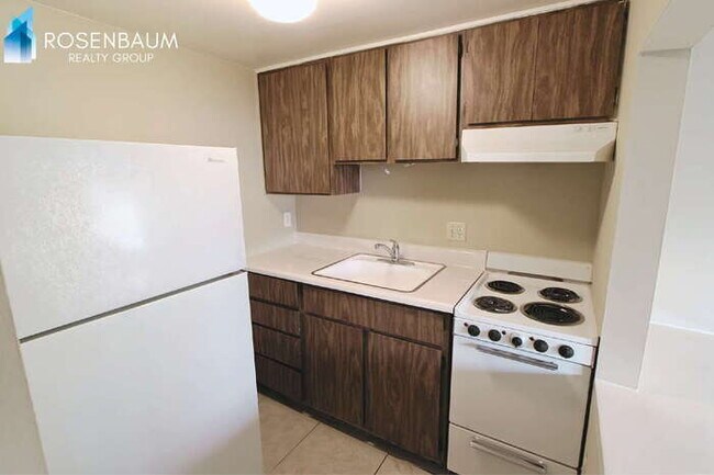 Foto del edificio - 9230 N 6th St