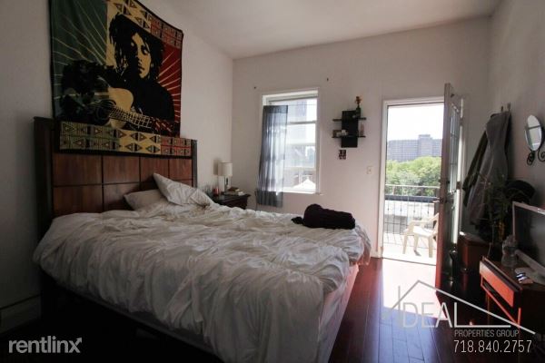 Foto del edificio - 223 Montrose Ave