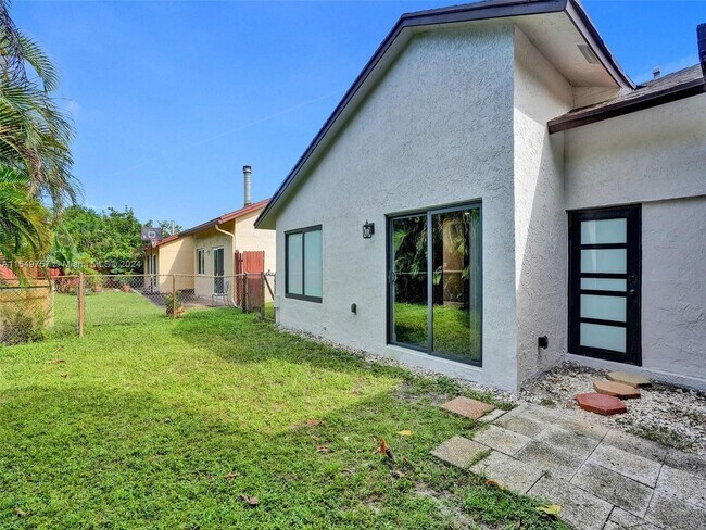 Building Photo - 8601 NW 46th Ct