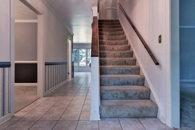 Building Photo - 233 Tutters Neck