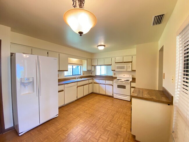 Building Photo - Longwood Community 3/2 Single Family Home ...
