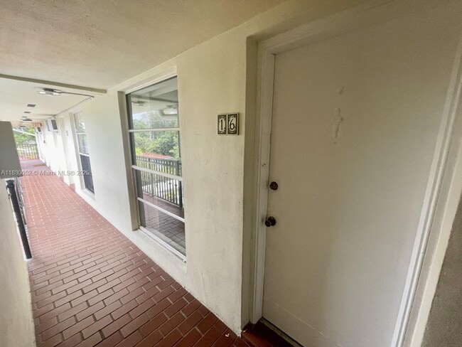 Building Photo - 1600 S Le Jeune Rd