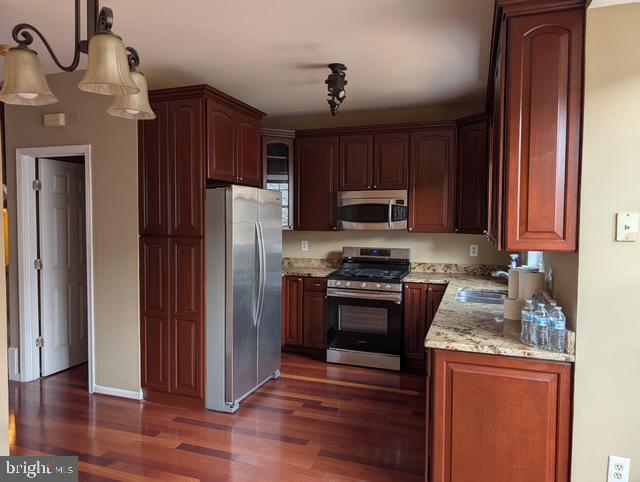 Building Photo - 2426 Clover Field Cir