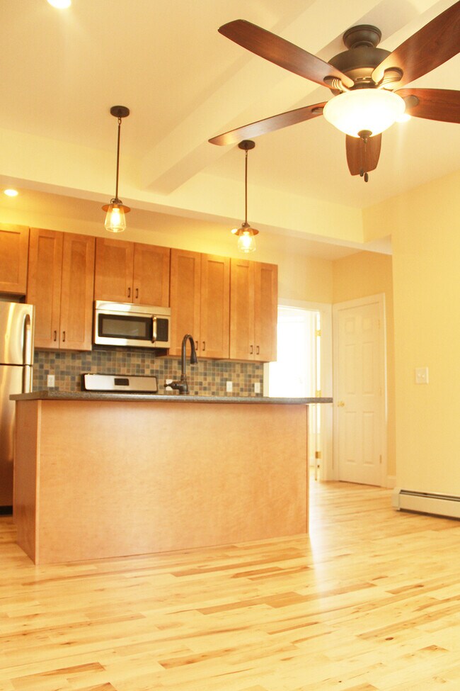 Foto del edificio - 26 Converse Ct