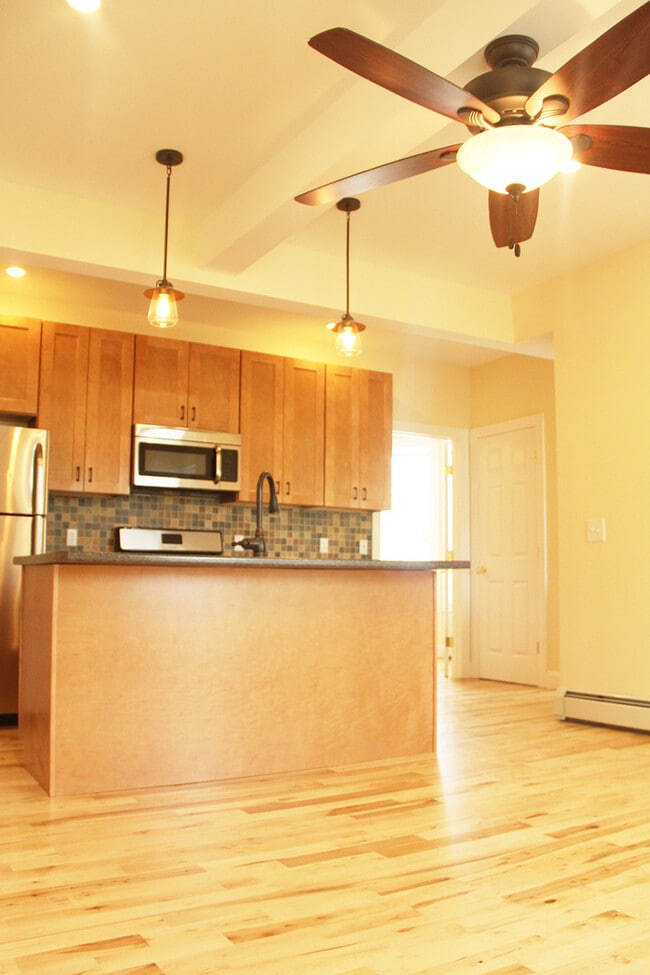 Building Photo - 26 Converse Ct