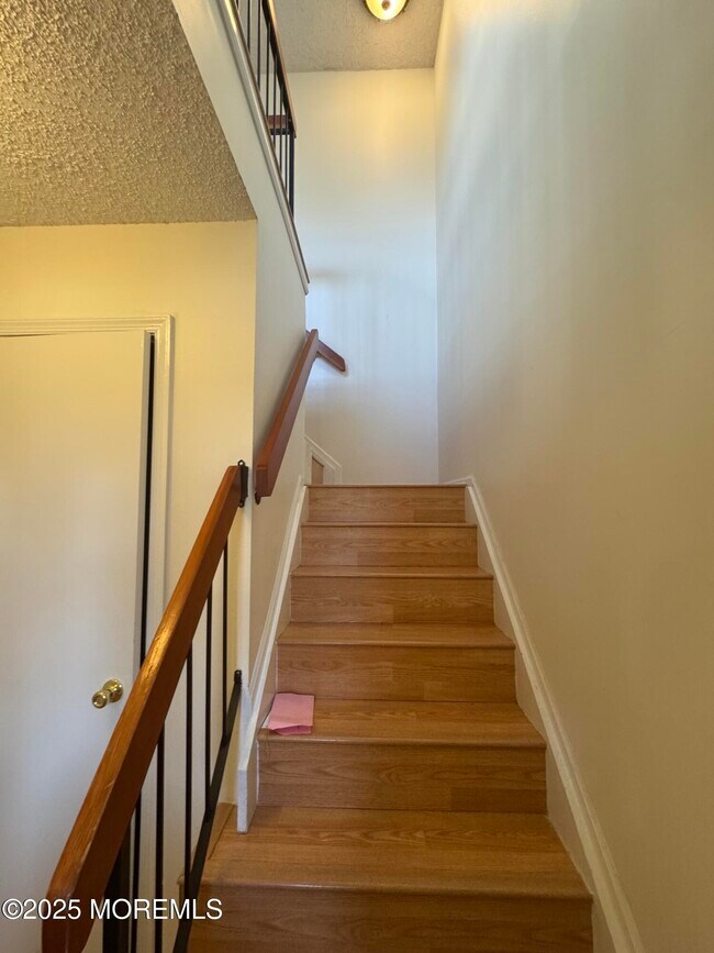 Foto del edificio - 320 Tulip Ln